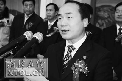 图文：邀卡梅隆执导3D《毛泽东》这事儿能不能成？
