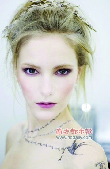 Chanel的3D文身.jpg