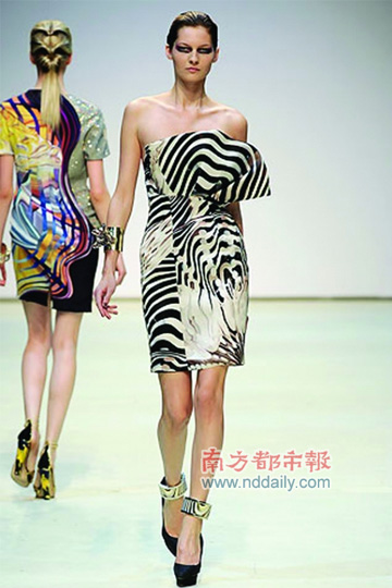 MaryKatrantzou的3D潮衣.jpg