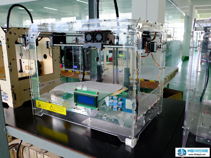 西通3D打印机是业界唯一零故障中断技术的产品，图为水星