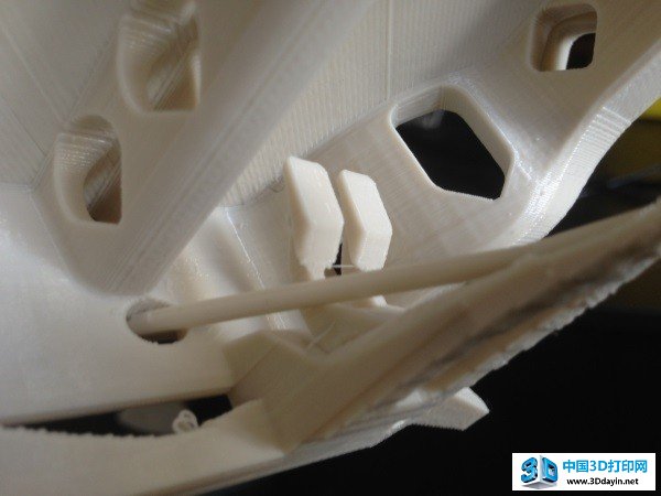 现在你可以3D打印你的迷你Strati汽车了