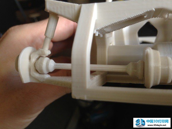 现在你可以3D打印你的迷你Strati汽车了