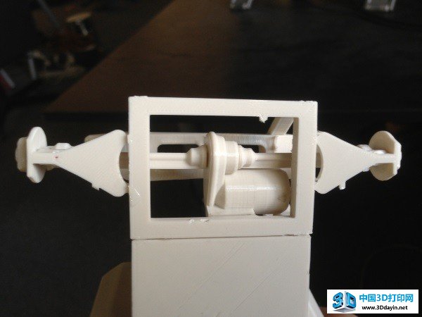 现在你可以3D打印你的迷你Strati汽车了