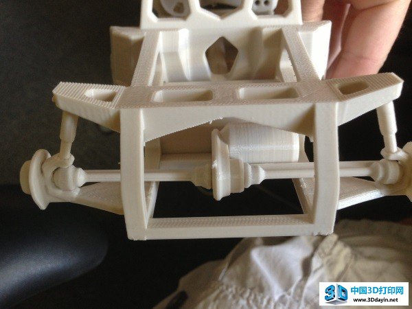 现在你可以3D打印你的迷你Strati汽车了