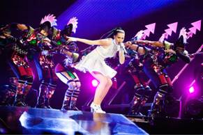 Katy Perry的世界巡回演唱会3D打印舞台服装