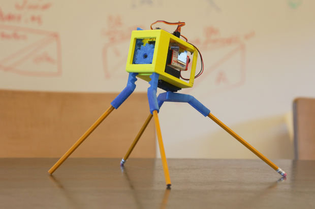 draw-robot-3d-printed-1