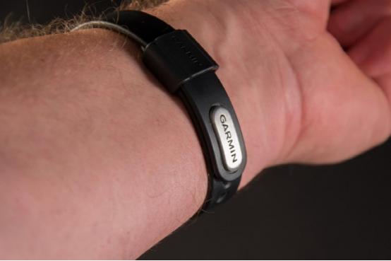Garmin Vivosmart运动腕带：可代替智能手表