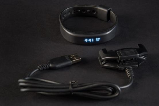 Garmin Vivosmart运动腕带：可代替智能手表