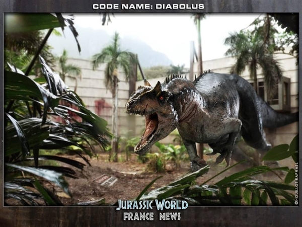 《侏罗纪世界》混血恐龙海报：狰狞凶残