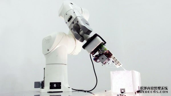 不需要支撑料的自由塑形3D打印机