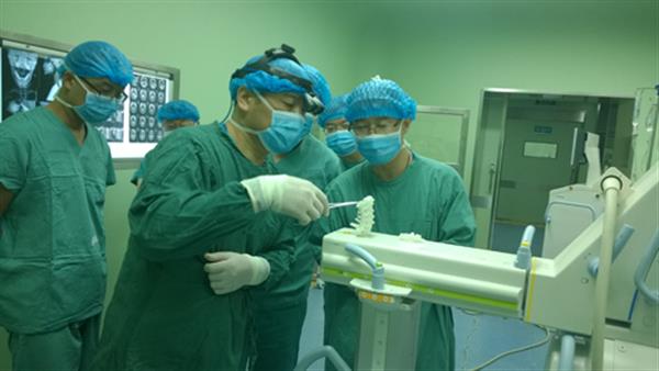 河南省首例3D打印辅助下复杂脊柱手术成功实施 河南省首例3D打印辅助下复杂脊柱手术成功实施