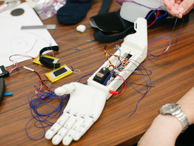 hands2.jpg hands2.jpg