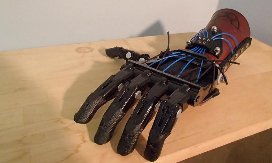 hands3.jpg hands3.jpg