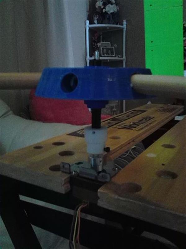 使用3D打印技术制作的简易充电器 使用3D打印技术制作的简易充电器