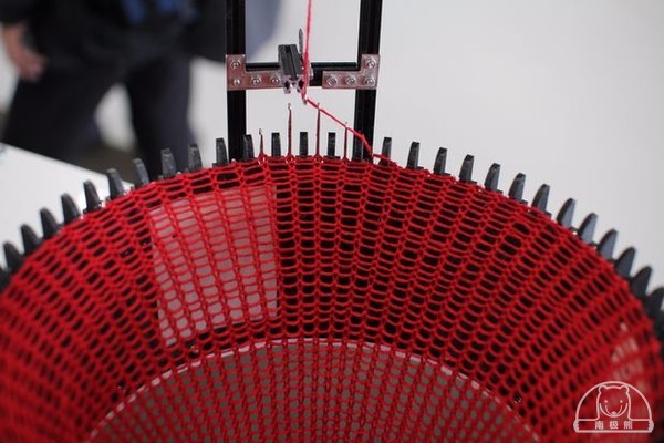 还在自己织毛衣?3D打印数字化圆编针织机 还在自己织毛衣?3D打印数字化圆编针织机
