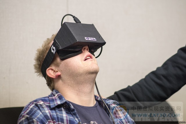 Tom Warren Oculus Rift STOCK