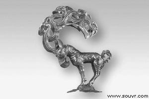 不久前，陕西历史博物馆用3D打印技术制作了这件国宝级文物鹿形金怪兽的仿品。