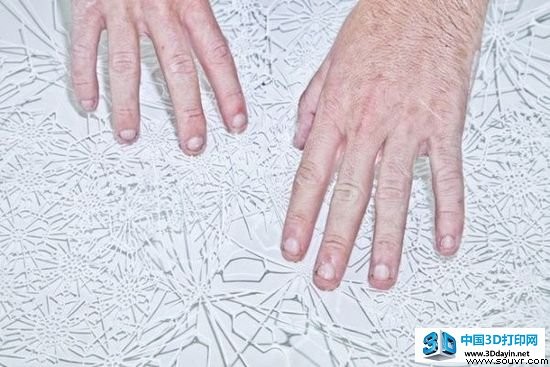 [图]“维多利亚秘密”超模身披3D打印翅膀登台