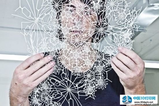 [图]“维多利亚秘密”超模身披3D打印翅膀登台