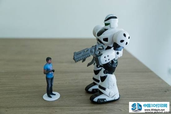 花360元3D打印出一个迷你自己 用Kinect扫描 