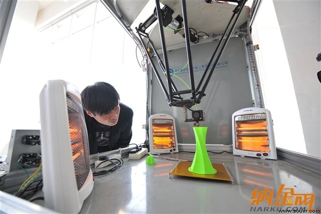 中国首个3D打印并联机器人诞生