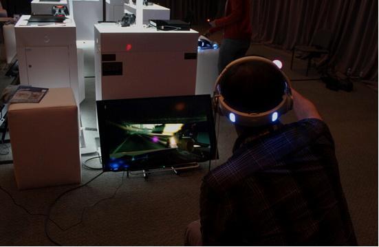 E3虚拟现实游戏：Oculus更成熟 微软另辟蹊径
