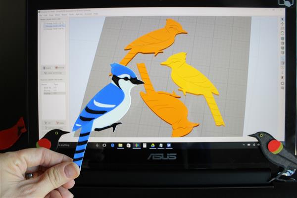 程序员采用单螺杆挤出机3D打印出彩色饰品