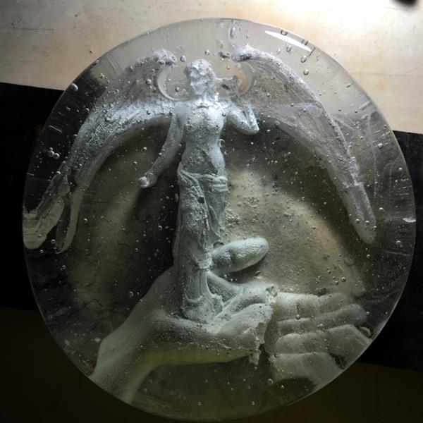 艺术家尝试使用3D打印模具铸造玻璃艺术作品