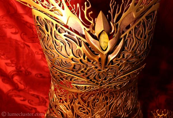 设计师借助3D打印打造绝美梦幻礼服盔甲