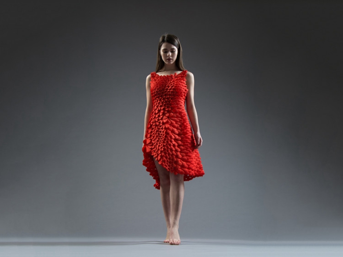 Nervous System展示最新设计的3D打印连衣裙Kinematic Petals