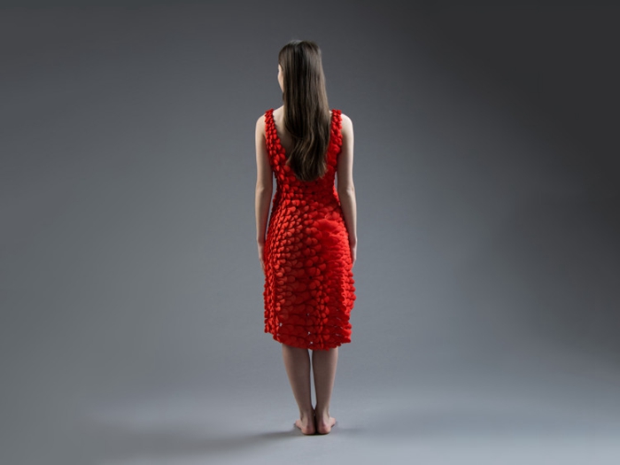 Nervous System展示最新设计的3D打印连衣裙Kinematic Petals