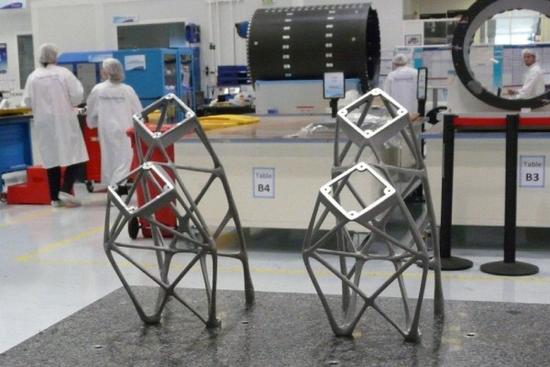 欧洲最大3D打印件 这两个卫星支架还很轻
