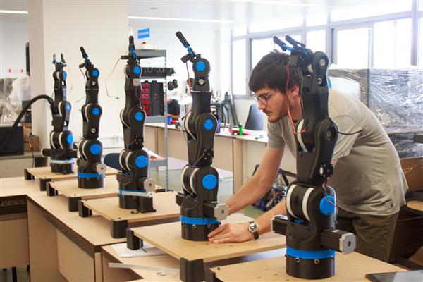 BCN3D公司推出开源、低成本3D打印机器人手臂