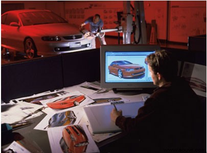 图为霍顿的汽车设计师在运用AutodeskAlias建立三维数字模型：