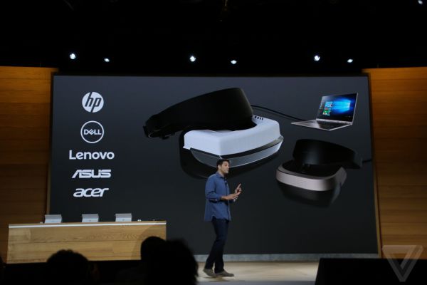 微软公布Windows 10用VR头戴显示器参考设计
