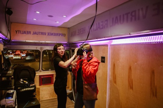 新形态移动VR吧，旧金山现移动VR体验车大受欢迎
