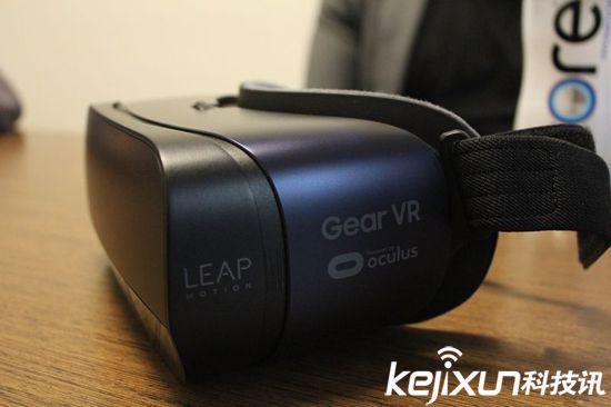 VR头显设备融入手部追踪 摆脱控制器束缚